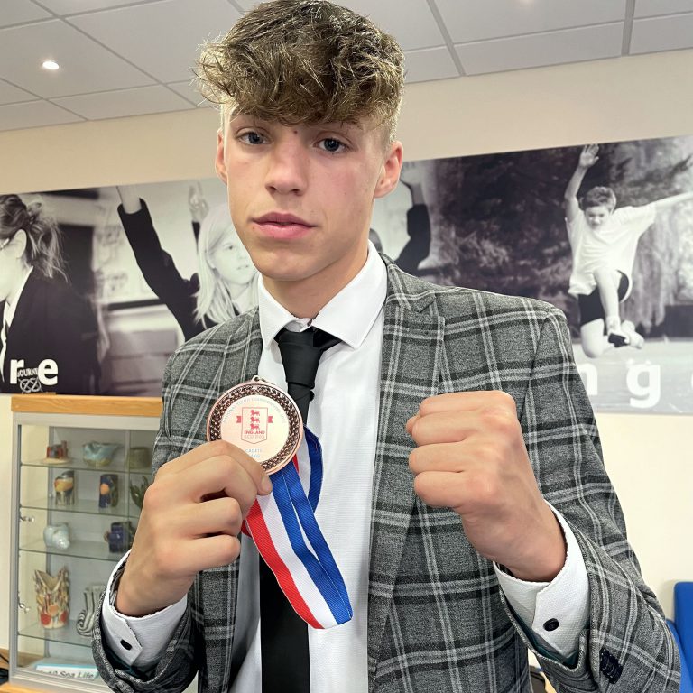 Freddie rises up the boxing ranks to number 3 in England – Bourne Academy